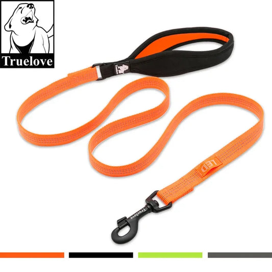 Enhance Every Walk with Our Reflective Nylon Leash: Perfect for All Breeds, Ideal for Training and Adventure! 🐾